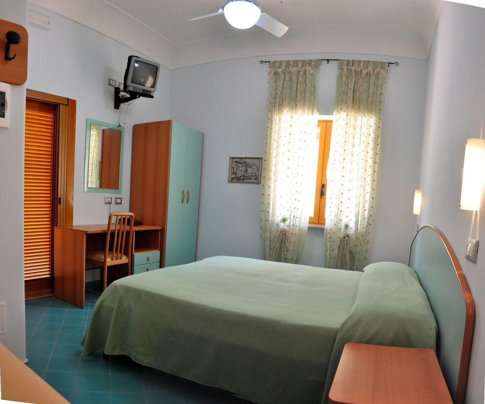 Hotel Villa Sirena Sant'Angelo (Isola d'Ischia) Exterior foto